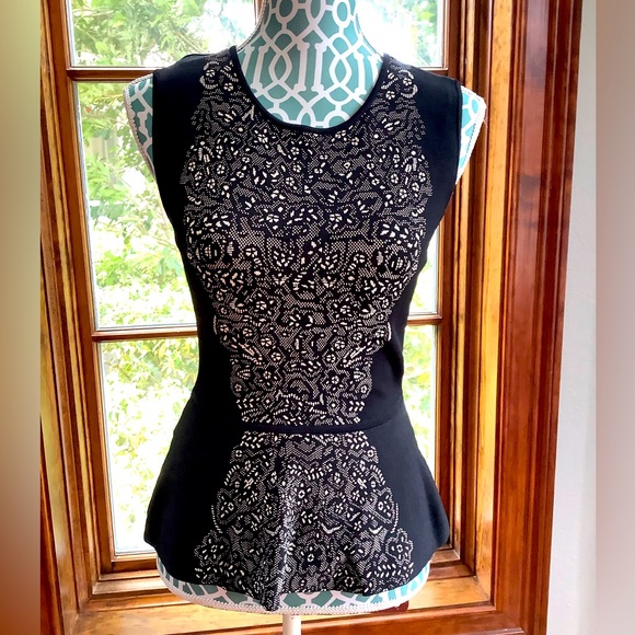 BCBG top - Picture 1 of 3